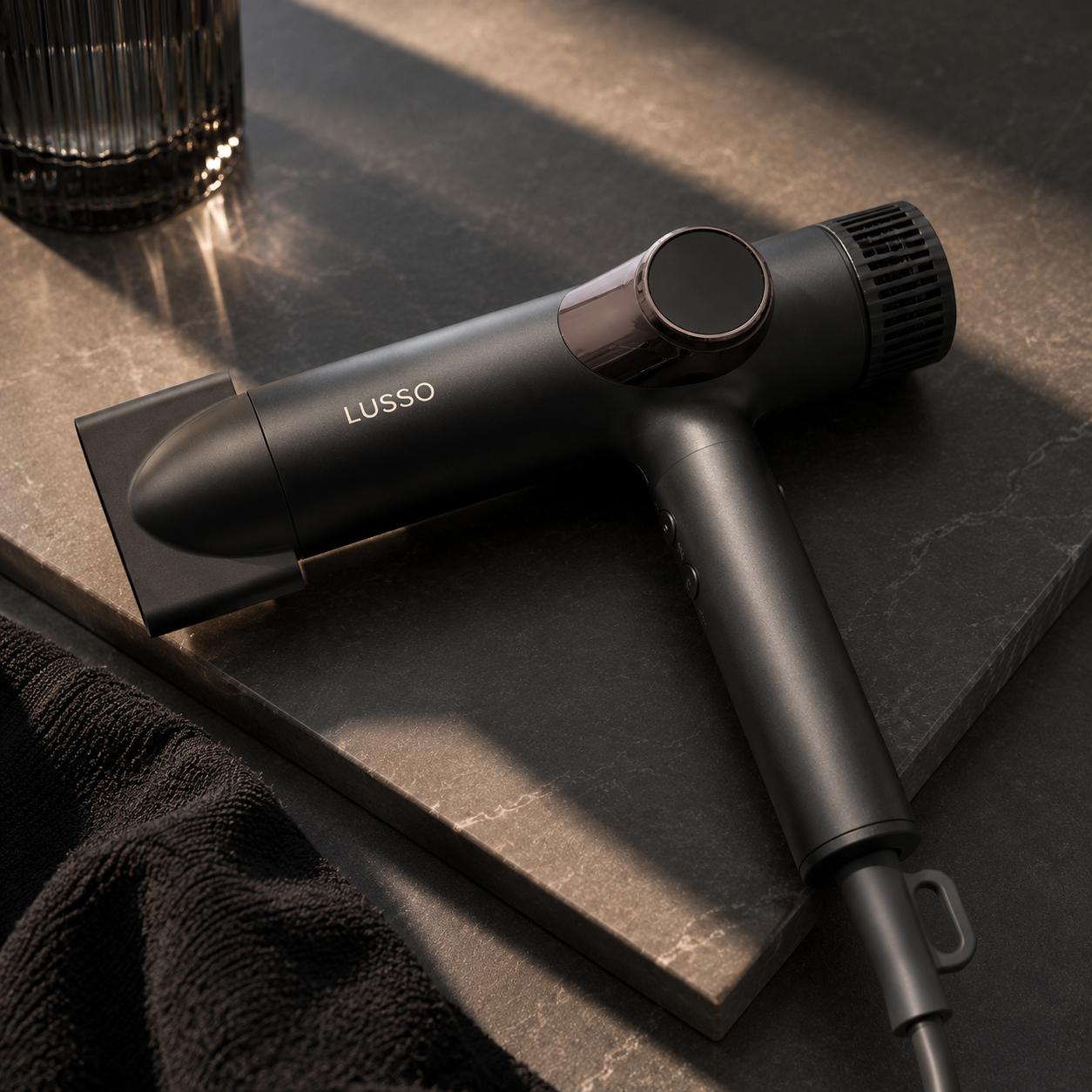 LUSSO Hairdryer